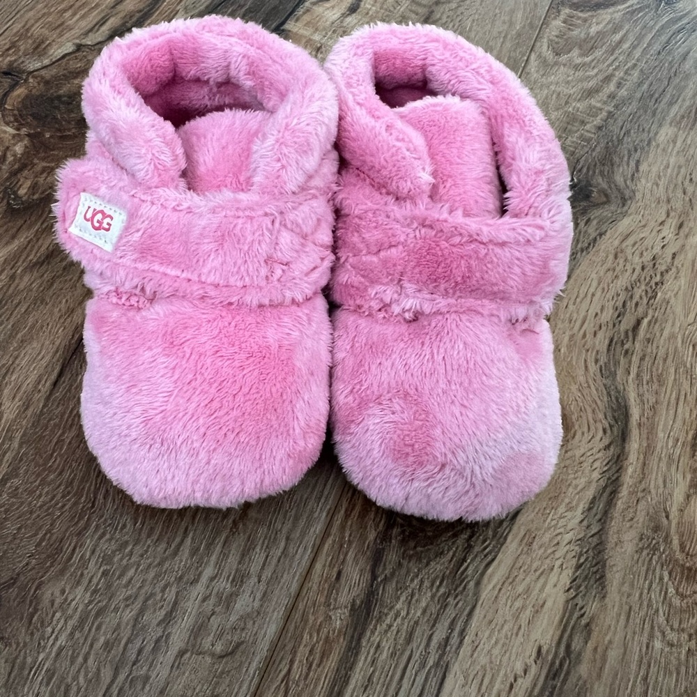 NWOT UGG Pink Fuzzy Baby Booties - size 5